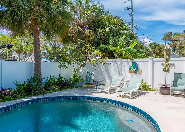 Mango Bay Pool House Unit 1 - Monthly Holiday home
