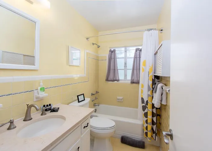 Mango Bay Pool House Unit 1 - Monthly Holiday home Clearwater Beach