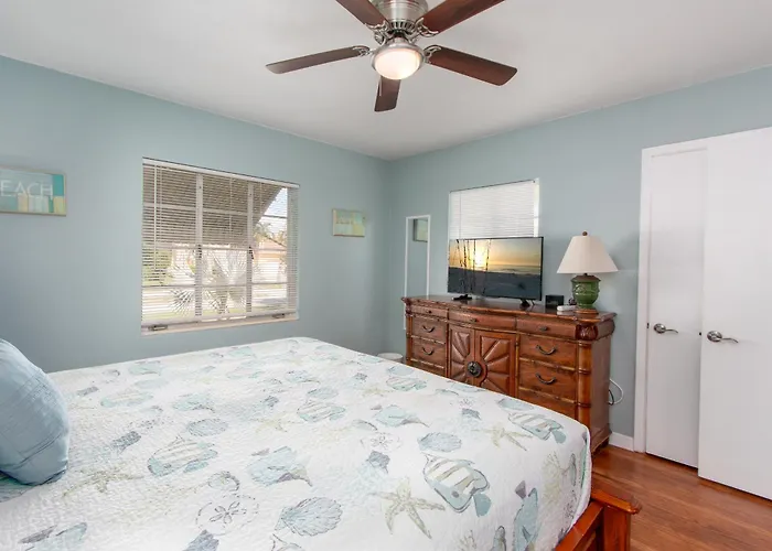 Mango Bay Pool House Unit 1 - Monthly * Clearwater Beach