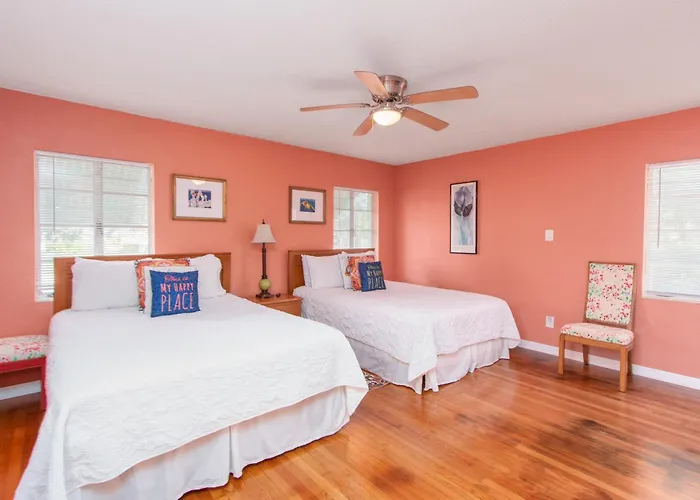 Mango Bay Pool House Unit 1 - Monthly *
