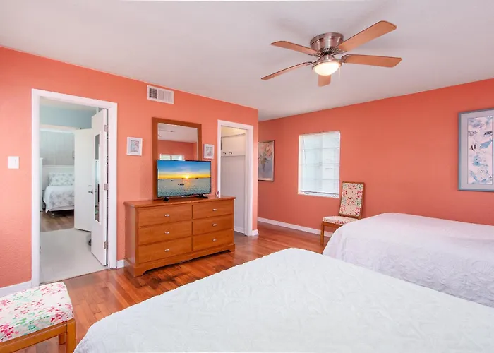 Mango Bay Pool House Unit 1 - Monthly Clearwater Beach